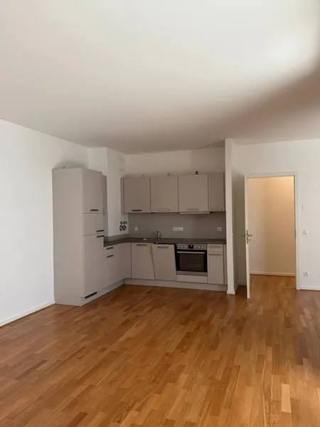 Zwei Zimmer in Mitte: Urbanes Lebensgefuhl in der Chausseestraße — photo 1